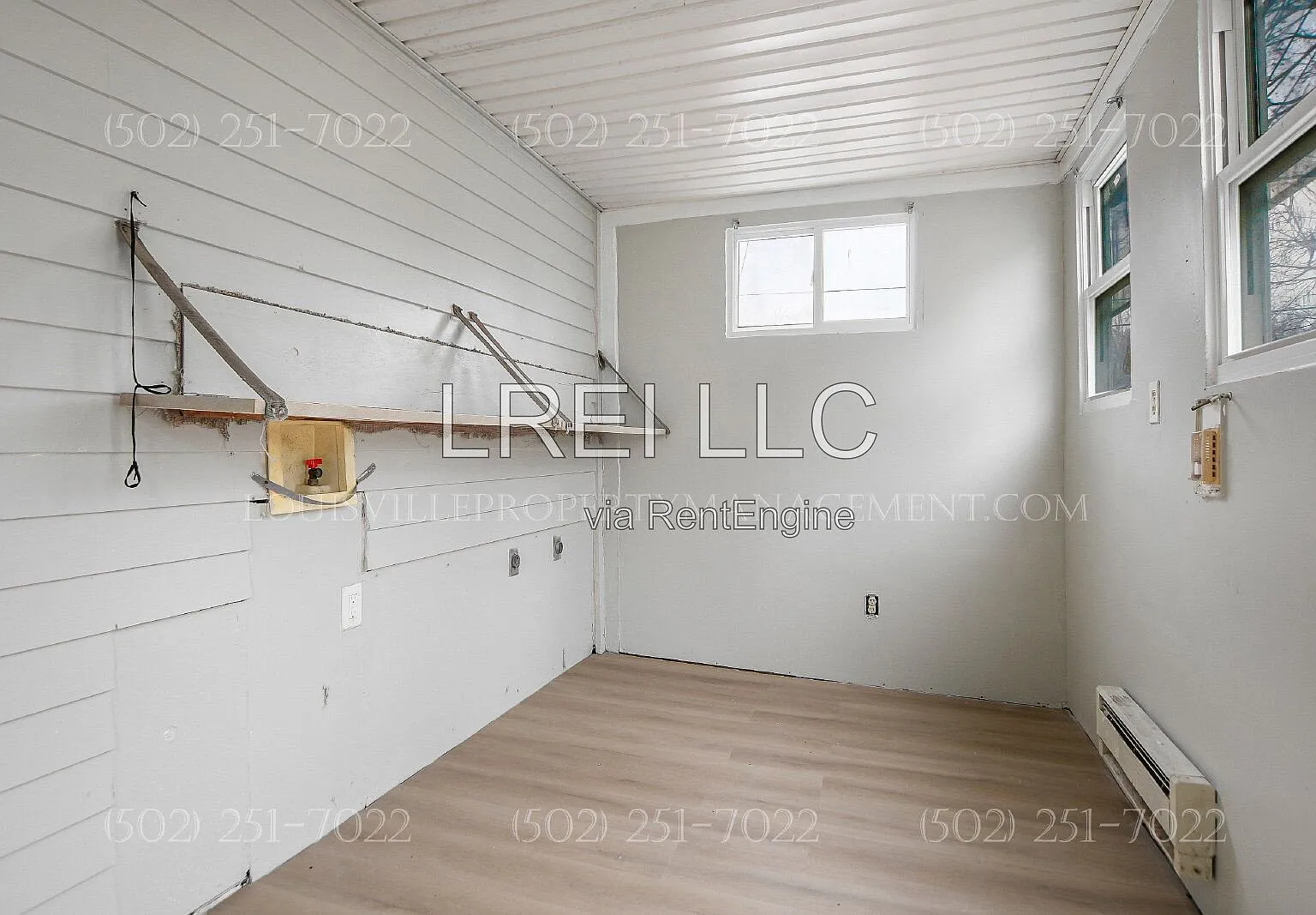 3 bed, 1.0 bath, 1100 sqft, $1,050 — Photo 2