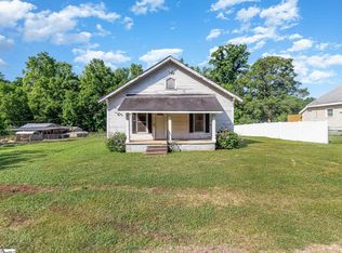 159 Porter St, Wellford, SC 29385