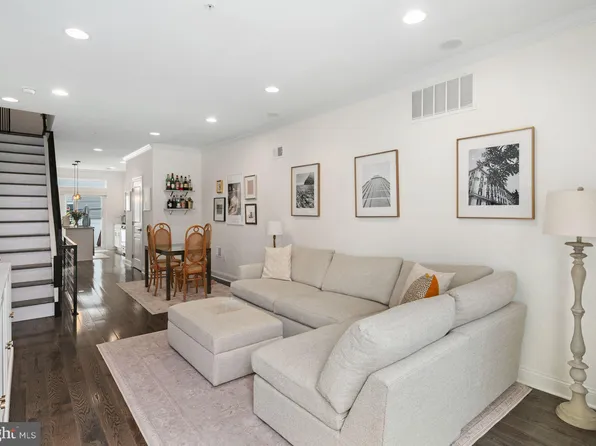 608 McKean St, Philadelphia, PA 19148