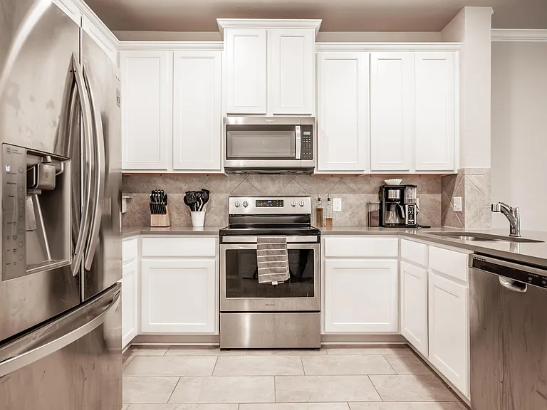2204 Greystone Dr — Photo 8