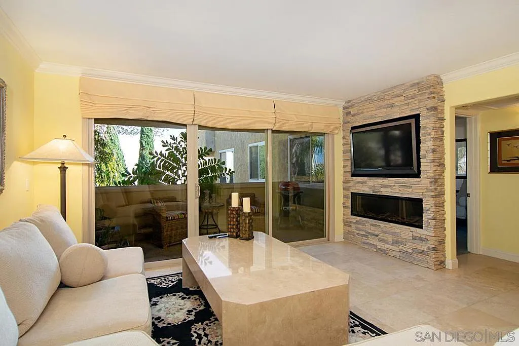 2 bed, 1250 sqft, $4,650 — Photo 2