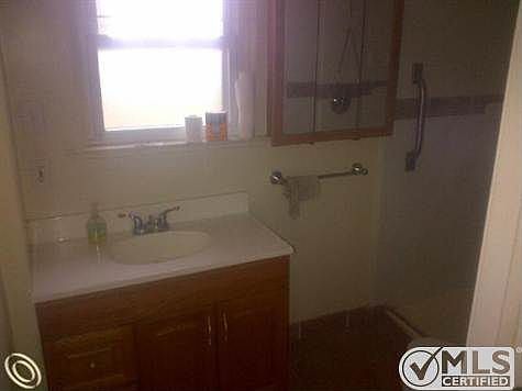Harvey bathroom.jpg