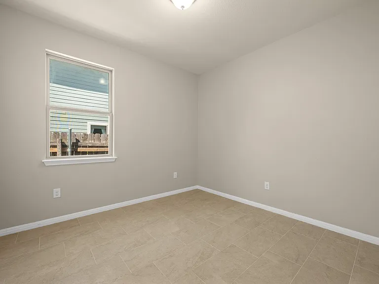 374 Triumph Rd — Photo 17