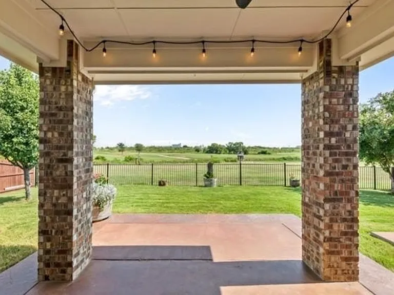 15808 Carlton Oaks Dr — Photo 6