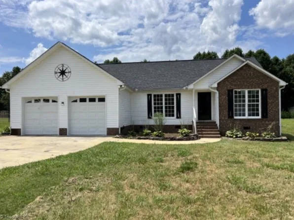 5033 Leigh Ln, Sophia, NC 27350