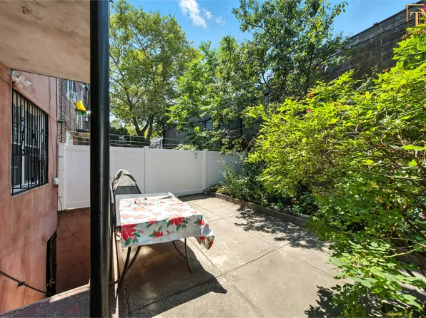 1226 East 51st Street image 21 of 29