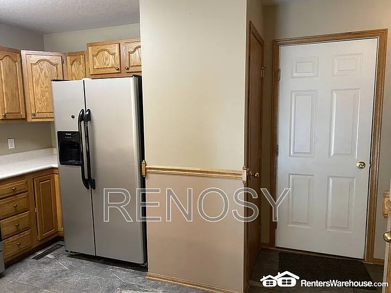 737 Kitterman Cir — Photo 3