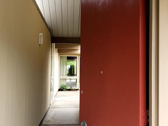 5th image of 857 Cumberland Dr