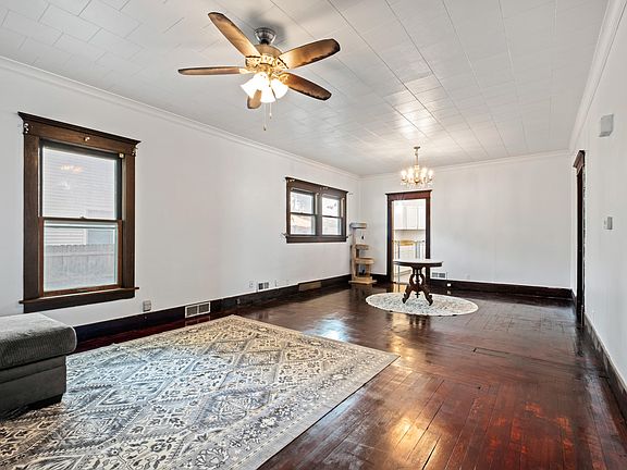 4th image of 1815 Avenue E