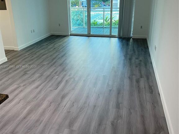4th image of 950 Brickell Bay Dr APT 801