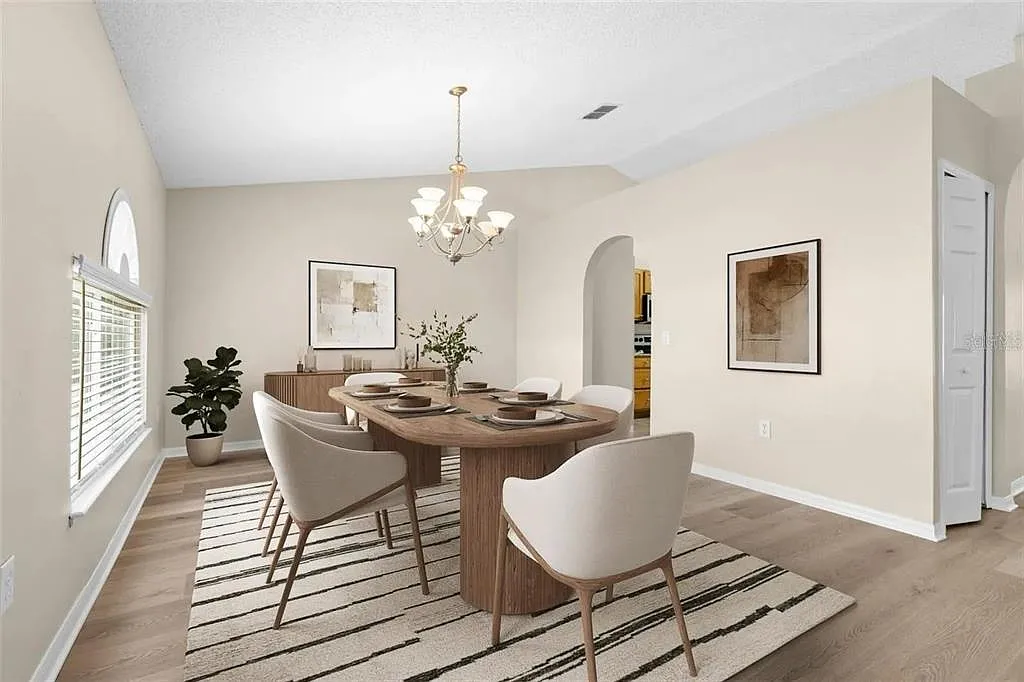 4 bed, 2.0 bath, 2238 sqft, $2,195 — Photo 4