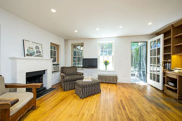 Sold by Compass | media 2