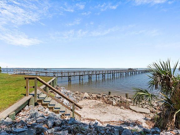 3rd image of 121 Alston Rd