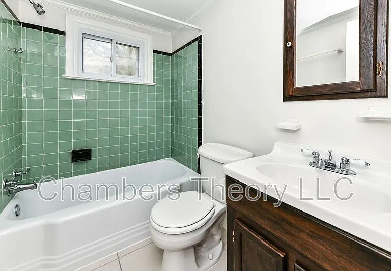 419 S Barton St — Photo 13