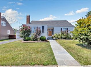 95 Edgewood St, Stratford, CT 06615