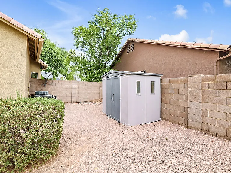 1380 N Concord Ave — Photo 30