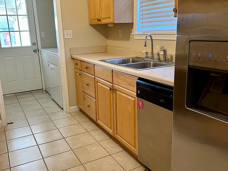 160 Mike Ave — Photo 6
