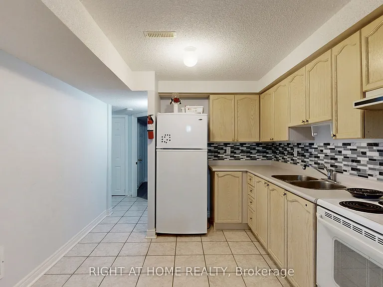 119 Letty Ave #LOWER — Photo 9