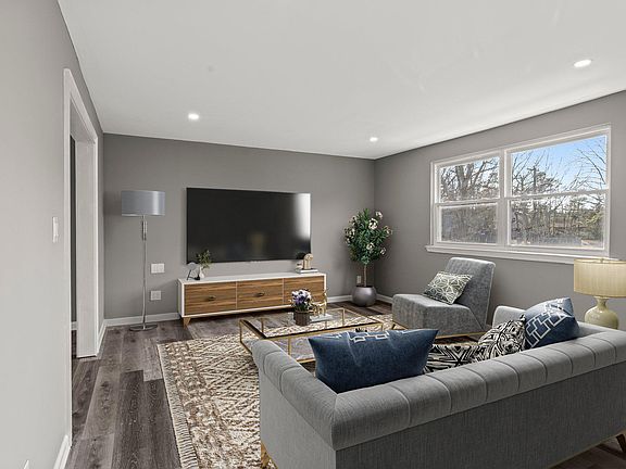 4th image of 2344 Fernwood Ave
