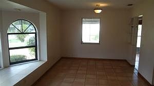 5th image of 141 SE Castana Ct