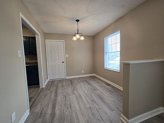 4th image of 415 Carter Rd