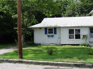 53A Sagamore Hill Dr, Port Washington, NY 11050