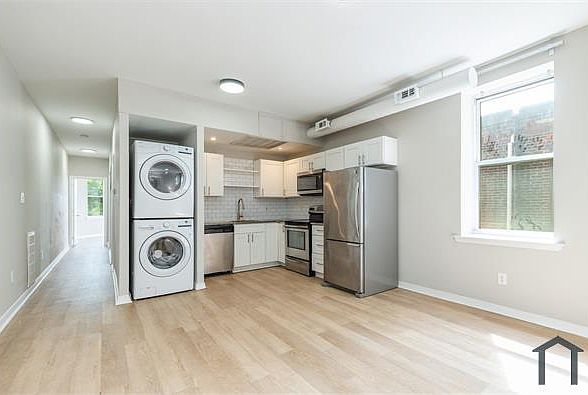 1st image of 1422 W Girard Ave #A