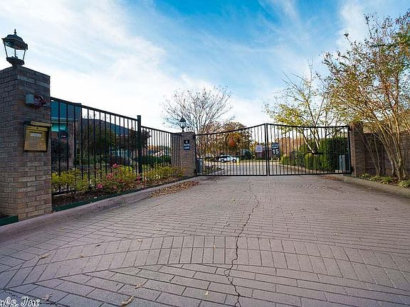 2nd image of 88 Hunters Green Cir