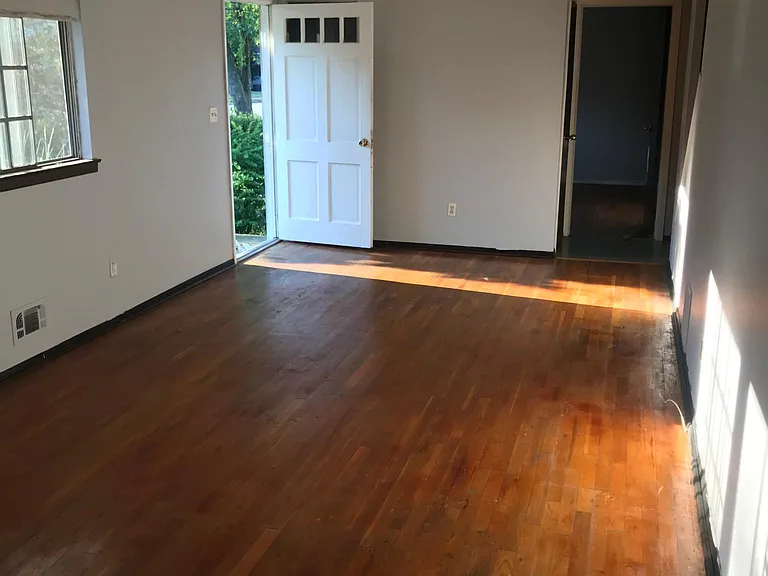62 Western Dr — Photo 4