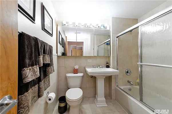 Sold by Prime Realty | media 25