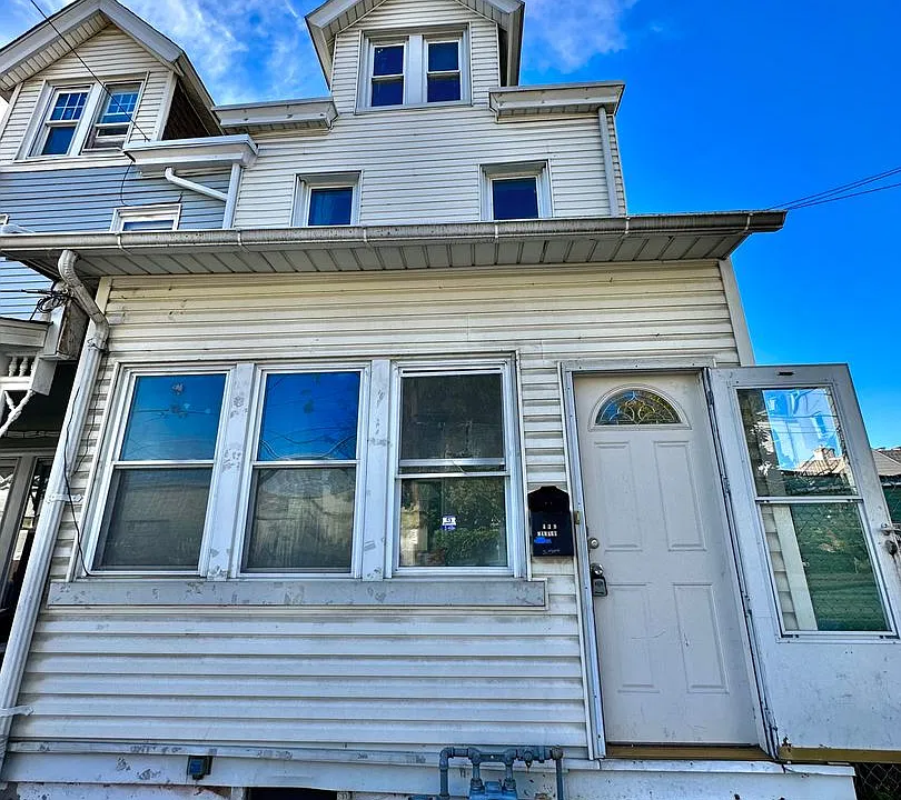 438 N 3rd St