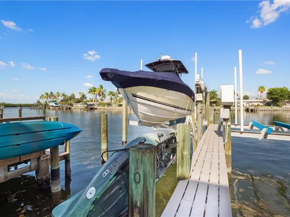 12405 3rd St E APT 307, Treasure Island, FL 33706