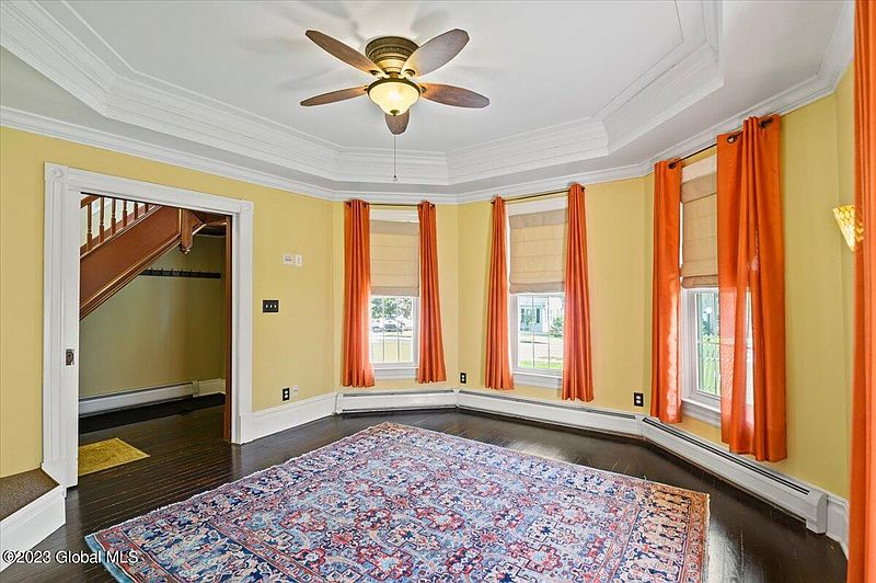 5th image of 18 Voorheesville Avenue
