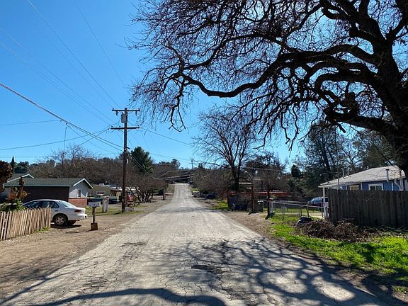 4th image of 3820 Mullen Ave