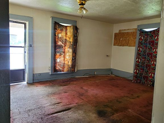 2nd image of 414 Barker St