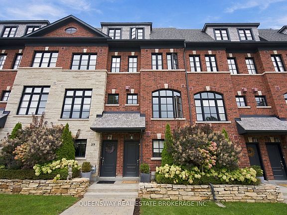 2nd image of 37 29th St