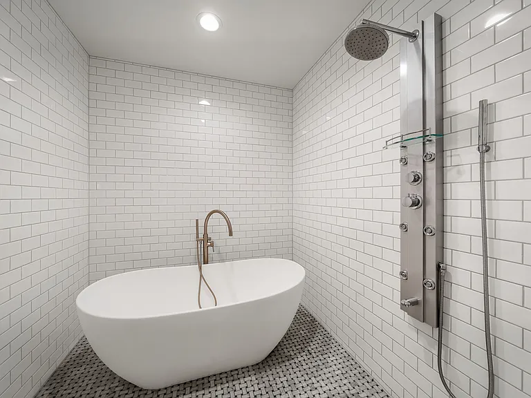 3010 Locust St #208 — Photo 19