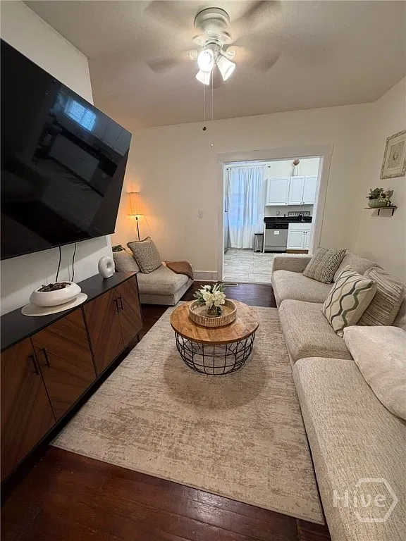 6 bed, 5.0 bath, 1888 sqft, $2,200 — Photo 4