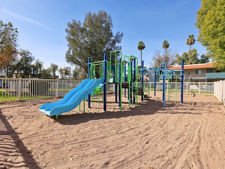 Riviera Park — Photo 31