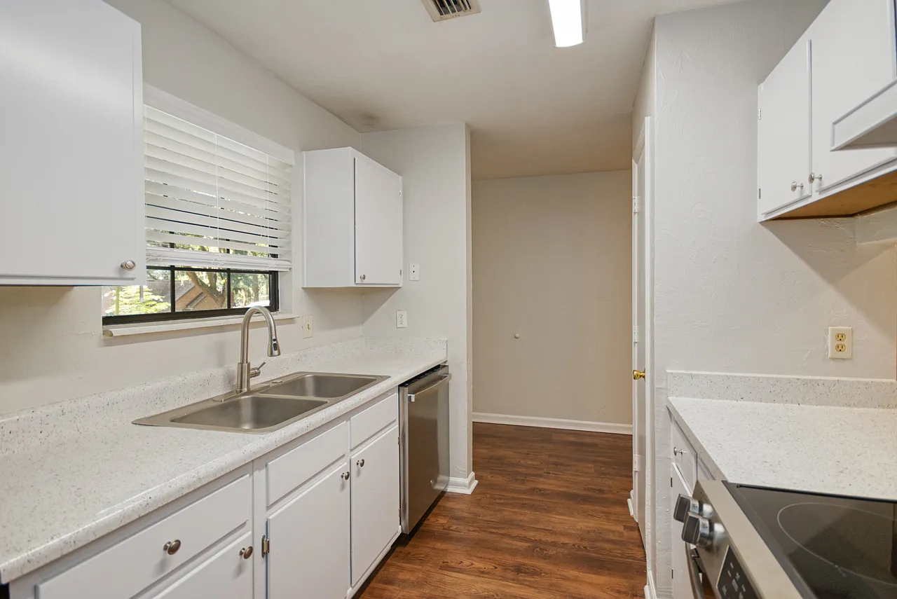 Edgewood Villas @ Midtown — Photo 4