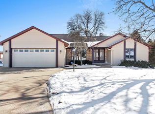 2445 Ingold Ct, Green Bay, WI 54313