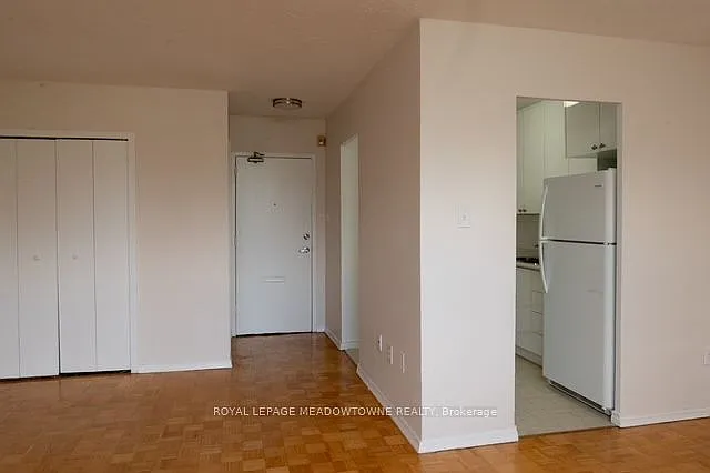 1017 Seneca Ave #508 — Photo 10