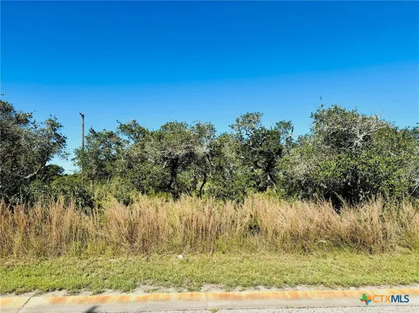 183 Walter Heldenfels Cir, Rockport, TX 78382