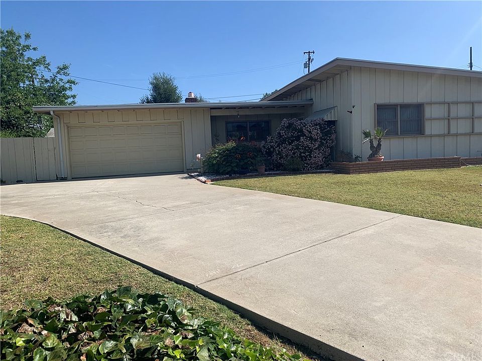 1st image of 15943 Janine Dr