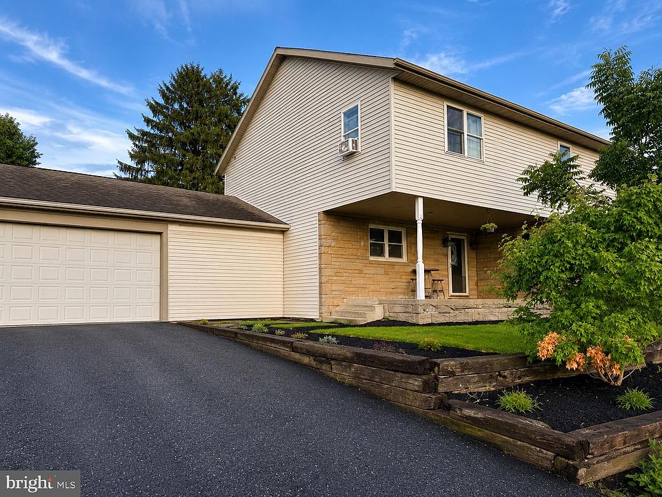 1st image of 1686 Mapledale Rd