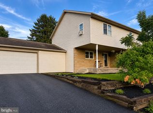 1686 Mapledale Rd, Elizabethtown, PA 17022