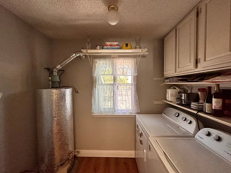 2338 Roundhouse Rd — Photo 5