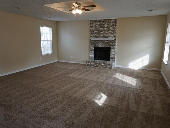 3rd image of 1312 Sparrow Ln