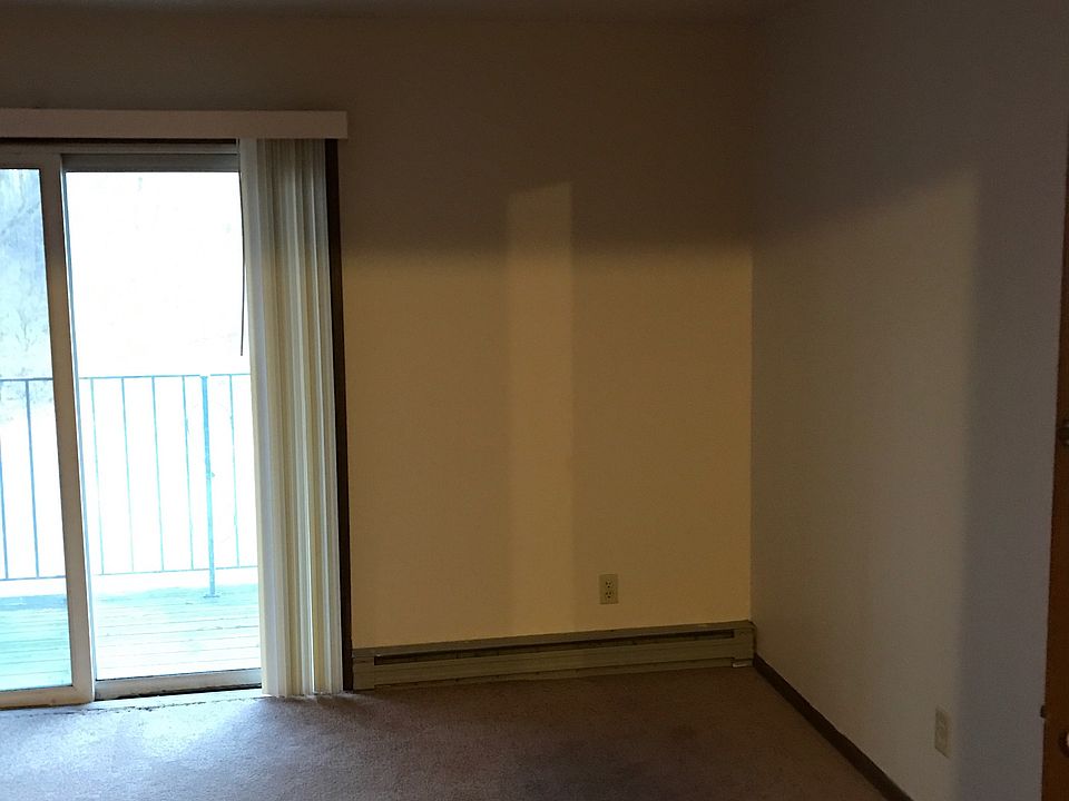 1st image of 3936 Sage Dr APT 6