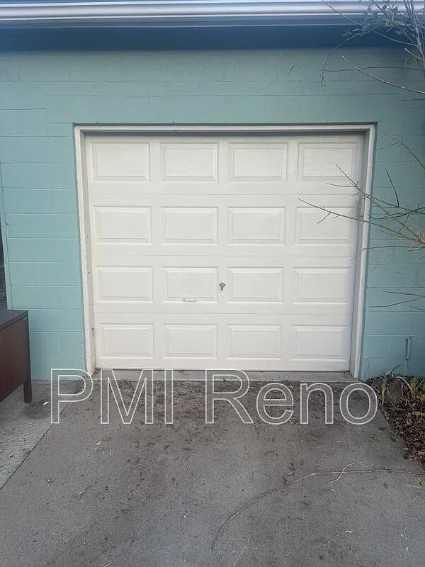 2 bed, 1.0 bath, 901 sqft, $1,800 — Photo 2